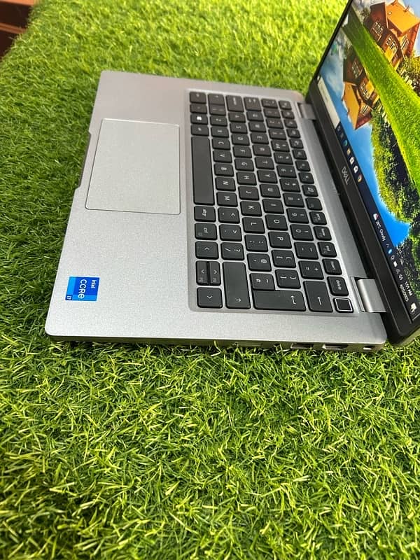 Dell Latitude 5320 core i7 11th Gen 16gb ram 256gb NVMe 13.3 display 2