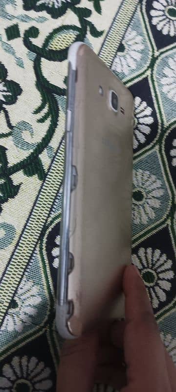 Galaxy J7 for sale chalta ha 5