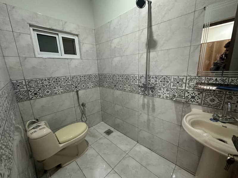 5 Marla Upper Portion Availble For Rent In H 13 6