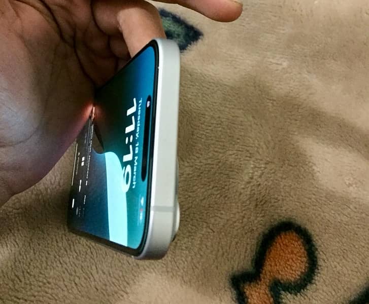 iphone 15 JV battery health : 97 2