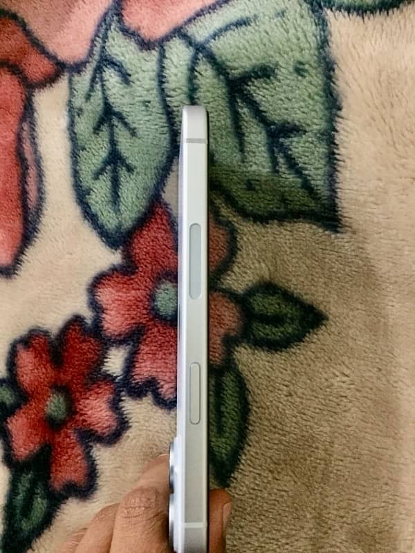 iphone 15 JV battery health : 97 5