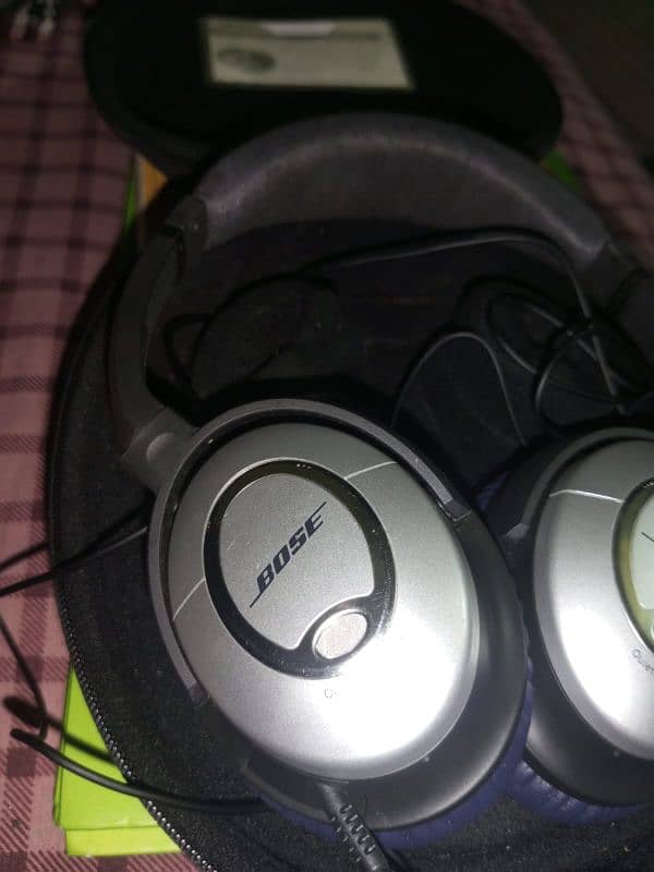 Bose Quiet Comfort QC15 Active Noise Cancelling headphones 3