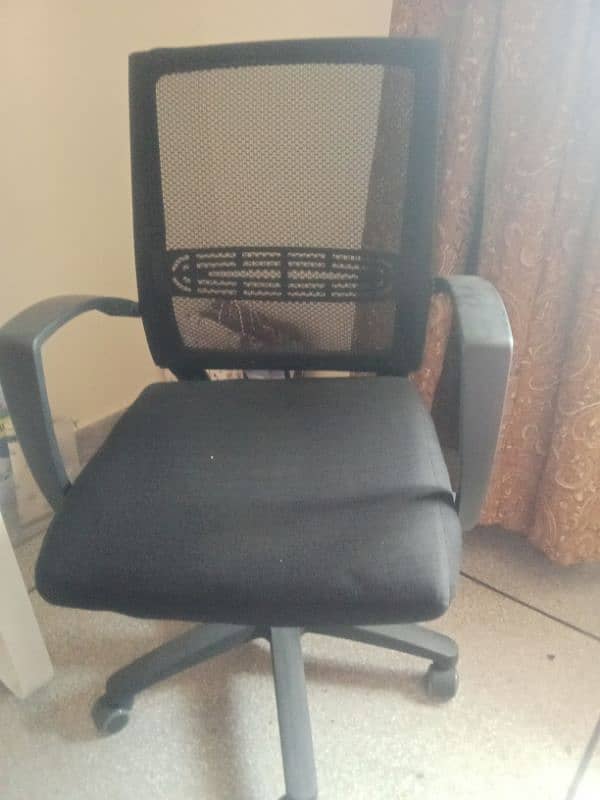 brand new study table u can use as computer table also 3