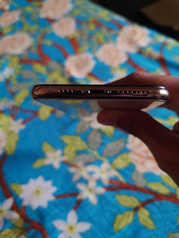 IPhone Xs Max 6