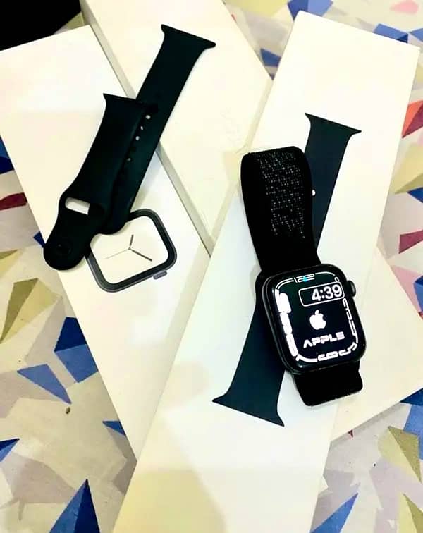Apple Watch Series 4 (44mm) Cellular + GPS with Box Accessories 5