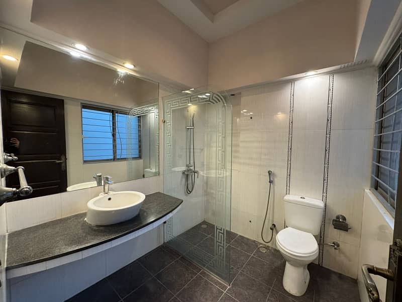 01 Kanal Modern Design House For Rent In DHA Phase 1 Lahore. Good Location 3