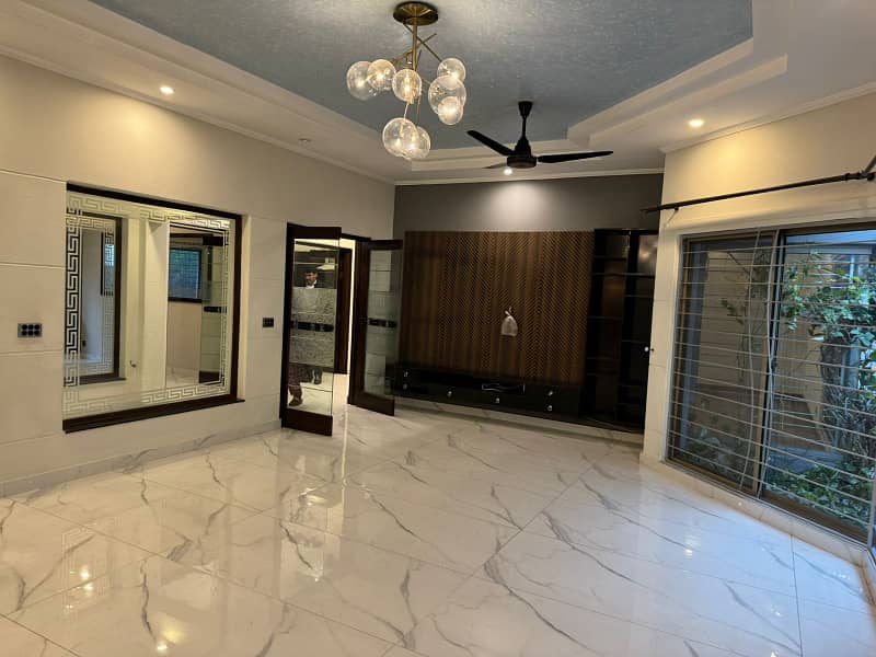 01 Kanal Modern Design House For Rent In DHA Phase 1 Lahore. Good Location 4