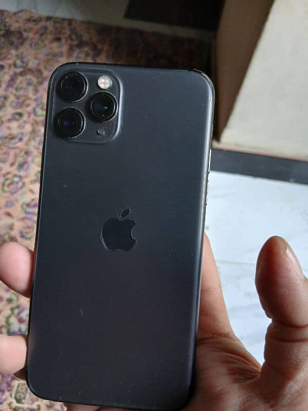 iphone 11 Pro 64gb non pta battery on service baki no problem water p 0