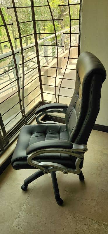 Rolling Office Chairs for Sale – Like New Condition 0