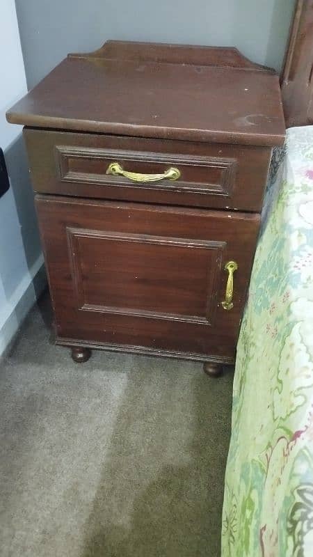 Double bed with 2 side tables 3