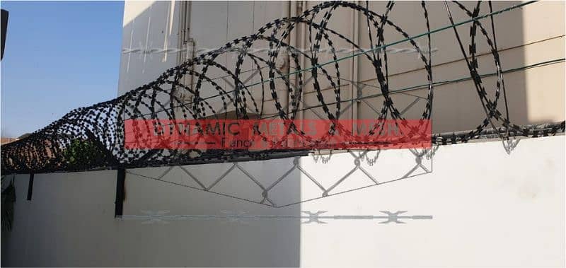 Chain Link Fence/ Razor Wire/ Hesco Bags/ Weld Mesh/ Barbed Wire/ mesh 7