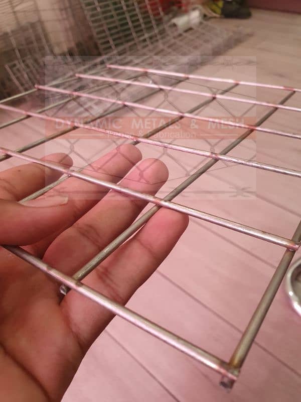 Chain Link Fence/ Razor Wire/ Hesco Bags/ Weld Mesh/ Barbed Wire/ mesh 12