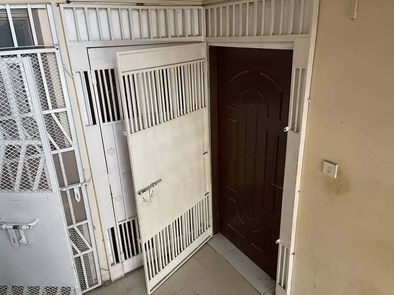 1st Floor For Sale Gulshan-E-Iqal 4A 1