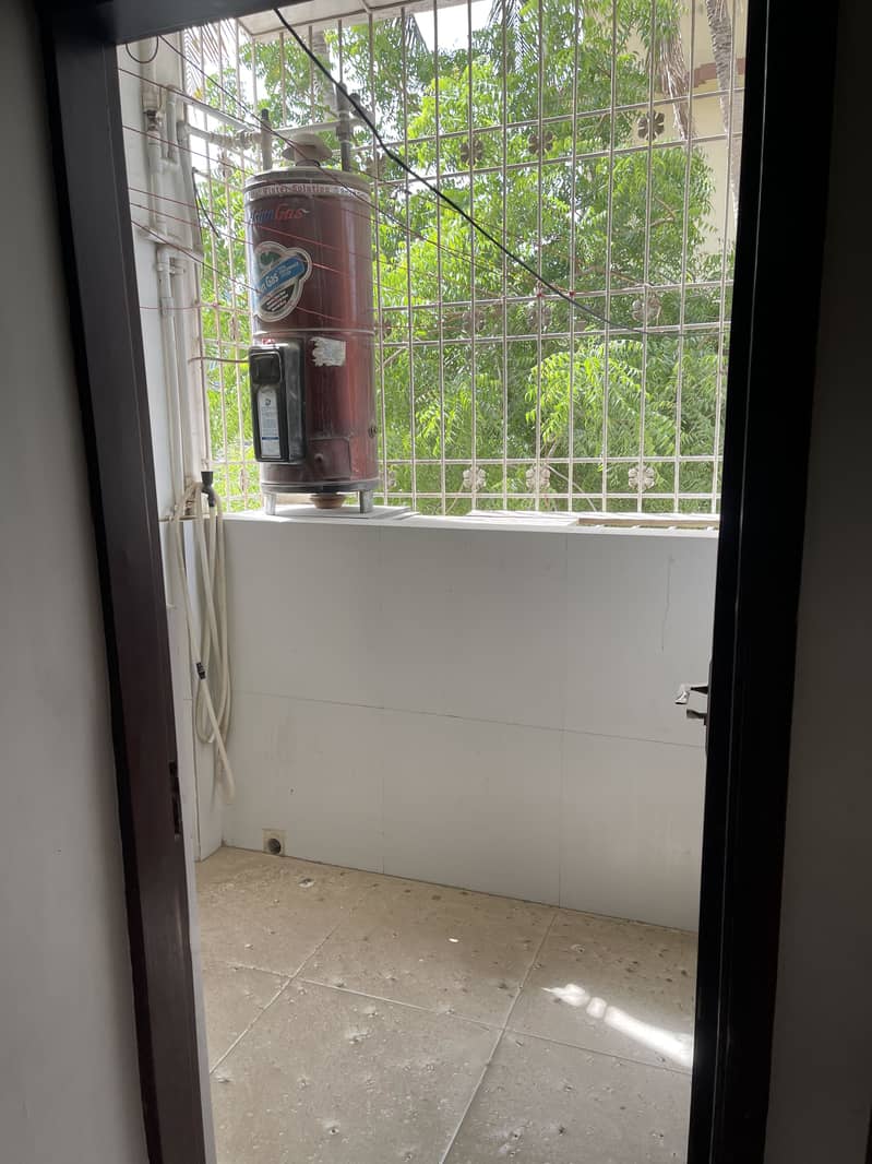 1st Floor For Sale Gulshan-E-Iqal 4A 5