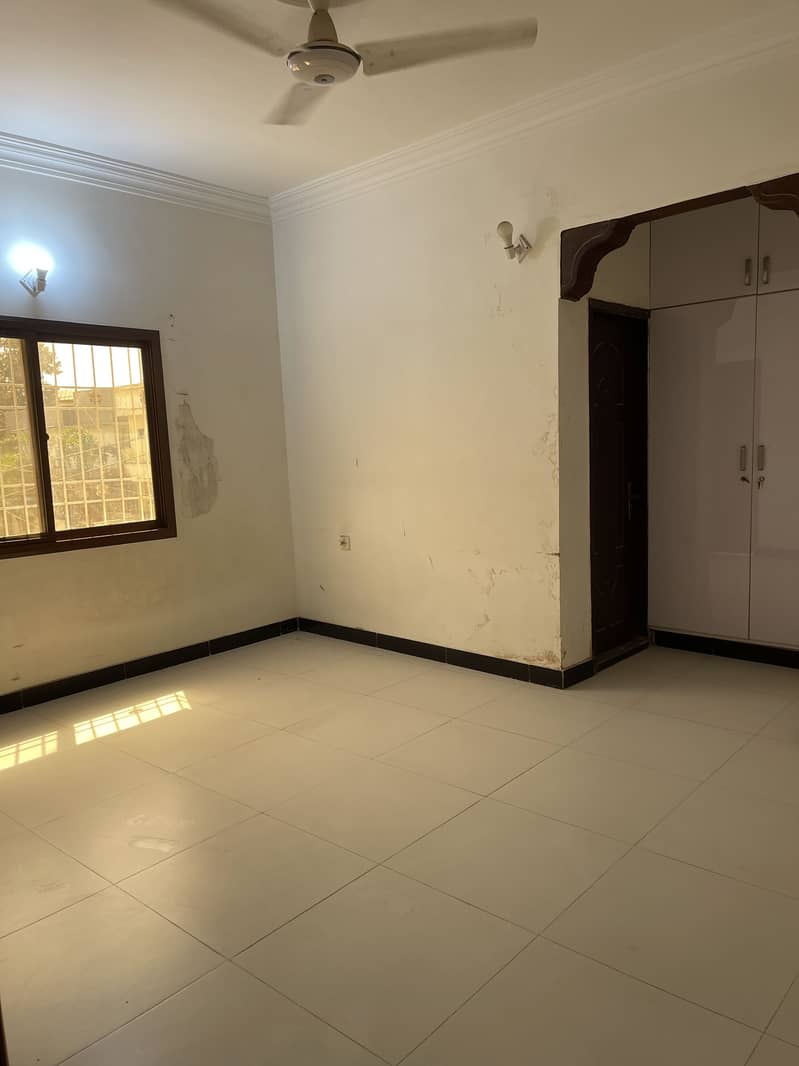 1st Floor For Sale Gulshan-E-Iqal 4A 6