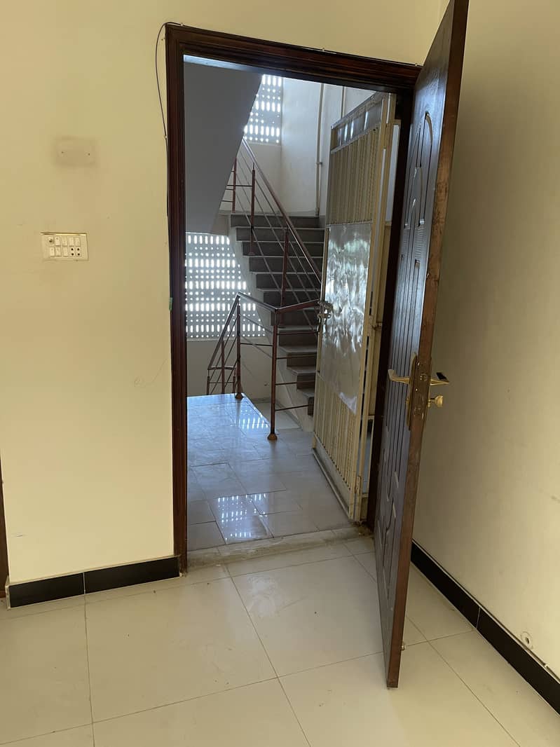 1st Floor For Sale Gulshan-E-Iqal 4A 7