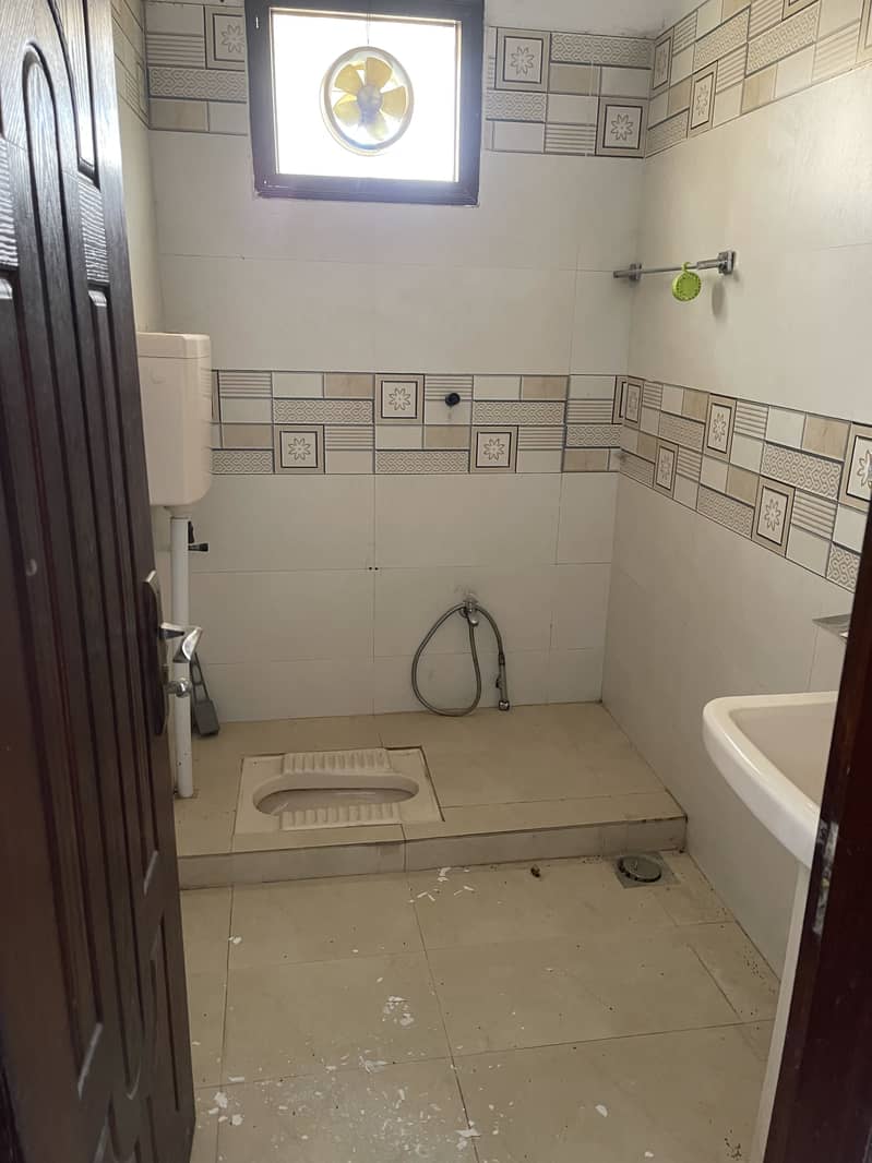 1st Floor For Sale Gulshan-E-Iqal 4A 8