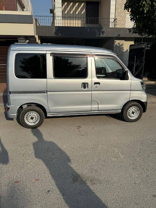 Daihatsu Hijet 2019/2024 1