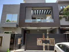 10 Marla Upper Portion Available For Rent Near Ucp University Or University Of Lahore Or Shaukat Khanum Hospital Or Abdul Sattar Eidi Road M2