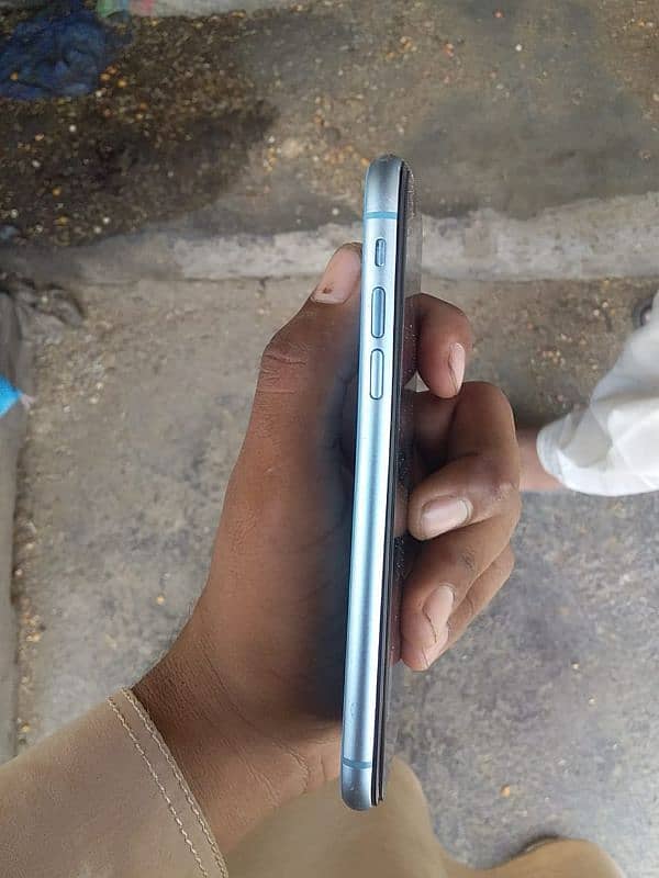 iPhone xr 128 gb 3