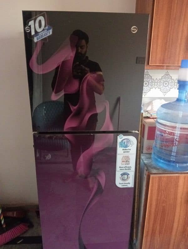 Pel Ki Fridge Ha 7 8 month used bilkul new ha height 4.8 feet hain 2