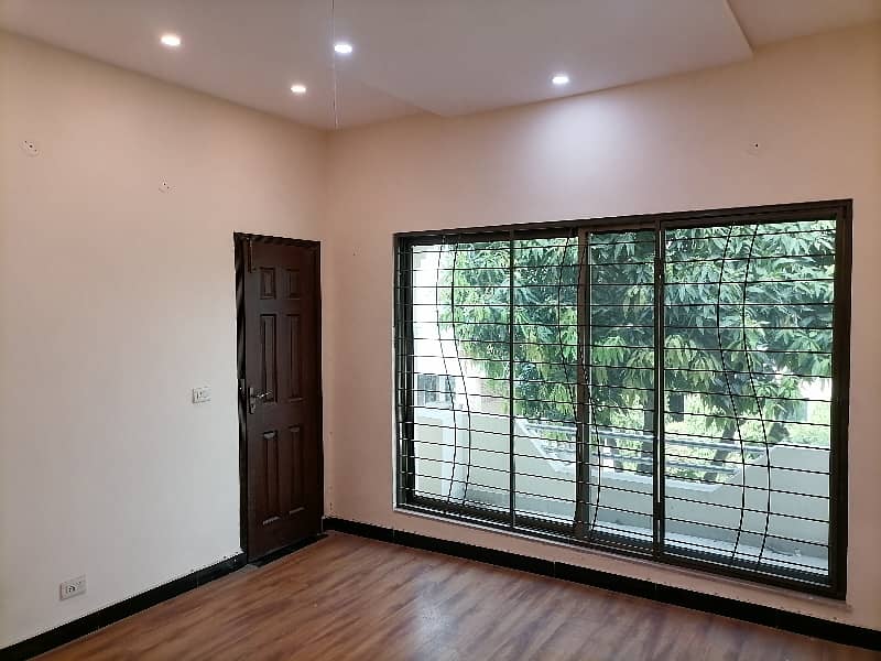 10 Marla House For Rent In Askari 11 - Sector A Lahore 5