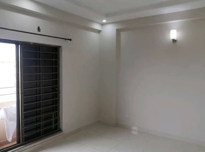 10 Marla Flat For Rent In Askari 11 - Sector B 3