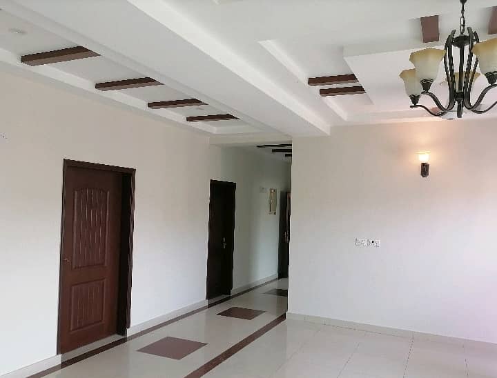 10 Marla Flat For Rent In Askari 11 - Sector B 1