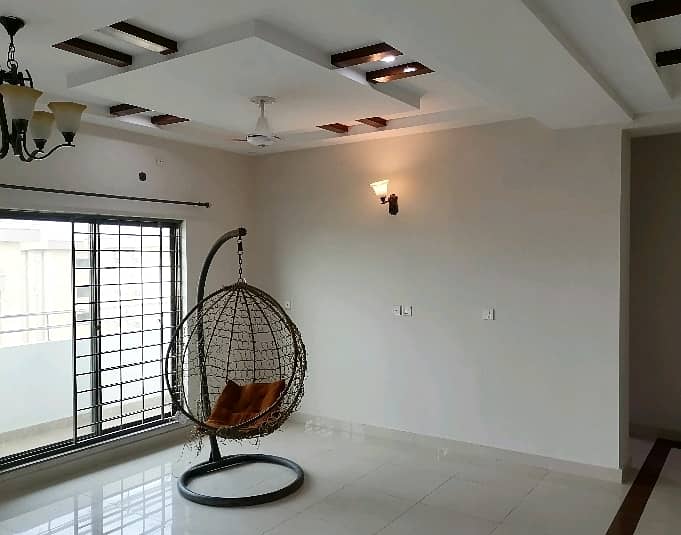 10 Marla Flat For Rent In Askari 11 - Sector B 2