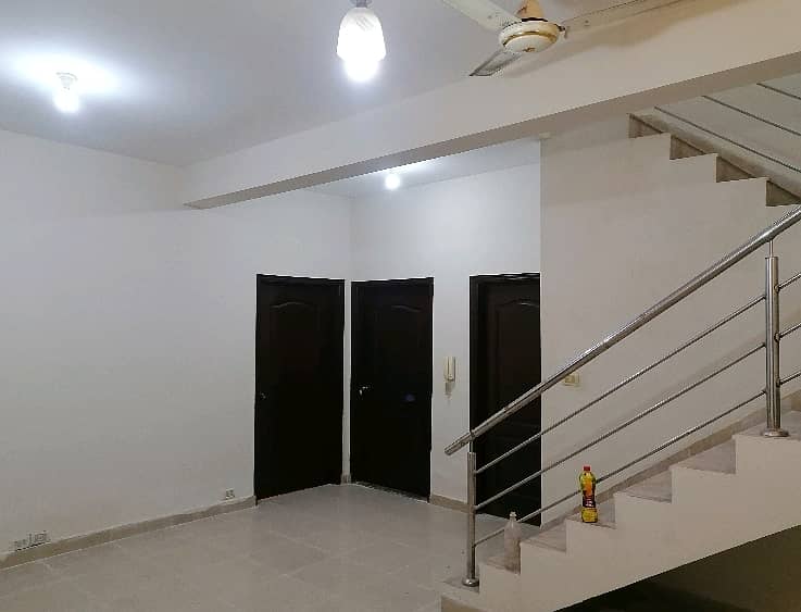In Askari 11 - Sector A House For Rent Sized 12 Marla 2