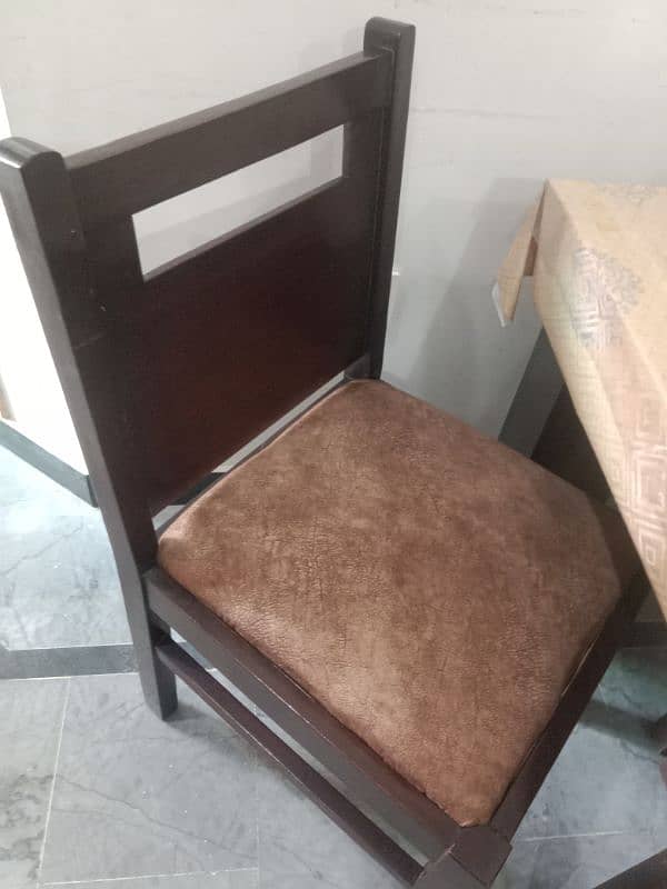 usd just 2 month maximum dinning with 4 chair 1