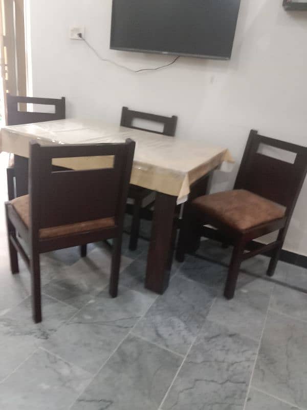 usd just 2 month maximum dinning with 4 chair 2
