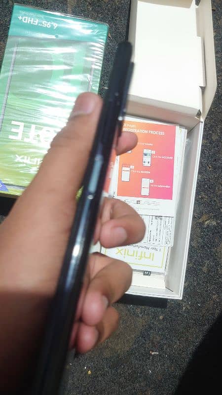 infinix note 10 with box and charger 6/128 1