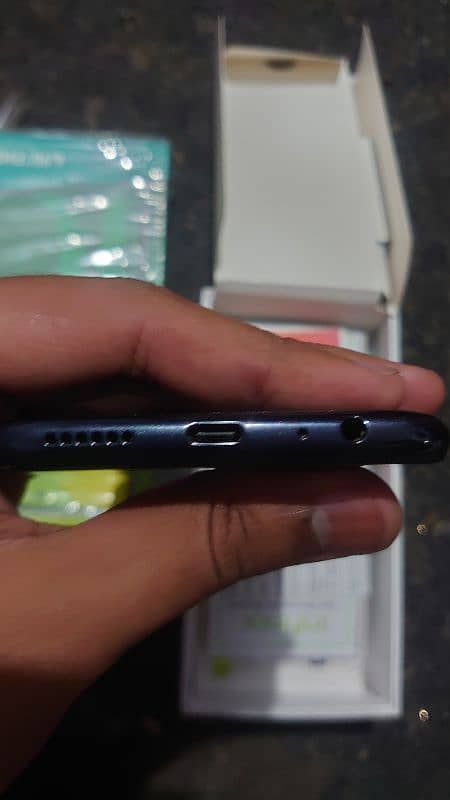 infinix note 10 with box and charger 6/128 3