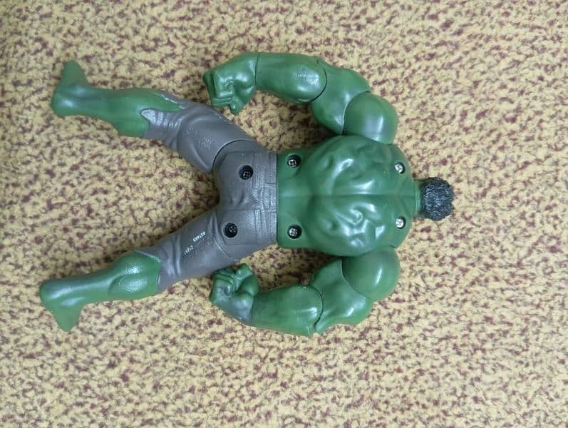 Hulk action figure 3
