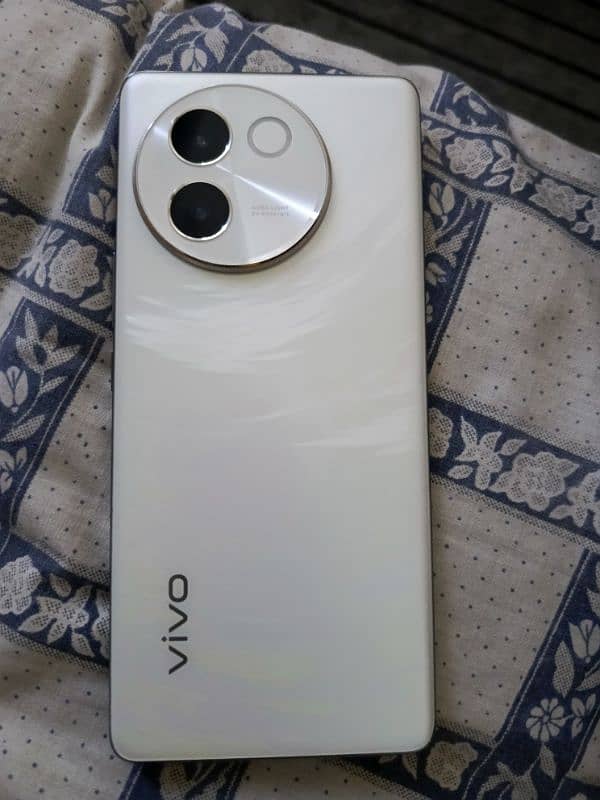 vivo v30e 5g  8+8 256GB 0