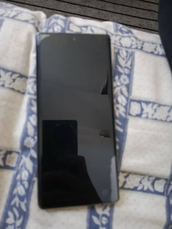 vivo v30e 5g  8+8 256GB 3