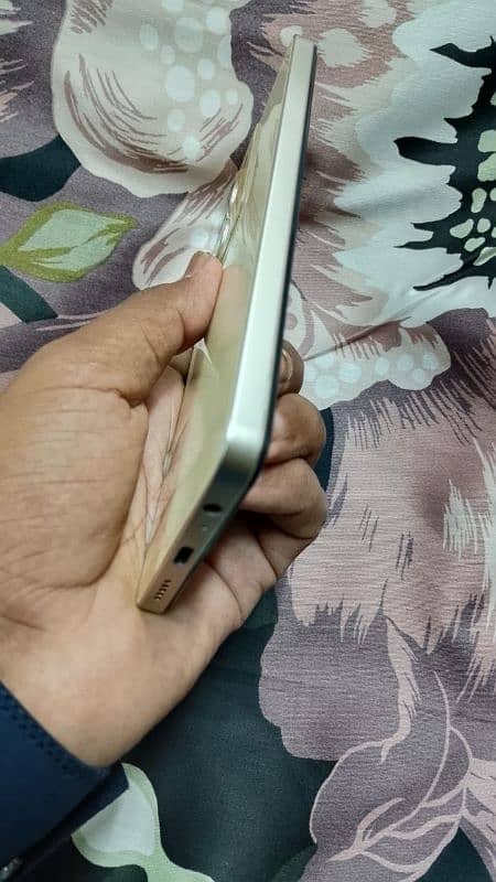 Vivo y36 8+8Gb RAM Storage 256Gb condition 10/9 with box 0