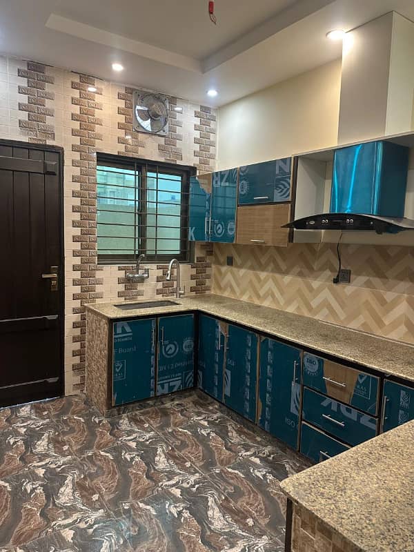 Brand New 5 Marla Modern Design House For Sale In Central Park Housing Scheme, Lahore 10