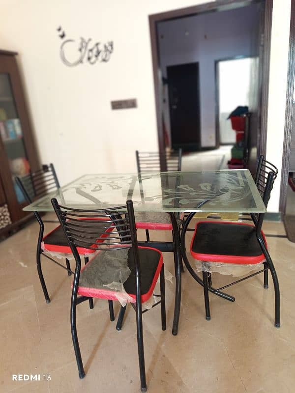 Selling Dining table 10/10 1