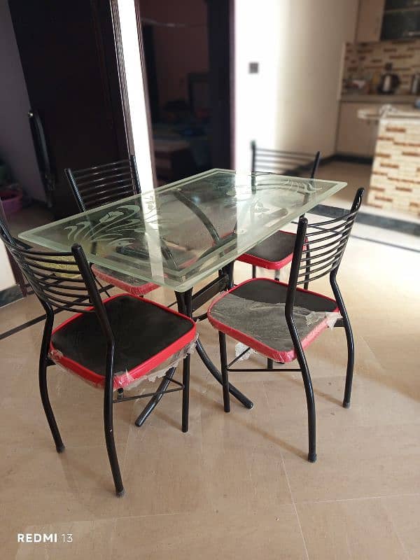 Selling Dining table 10/10 2