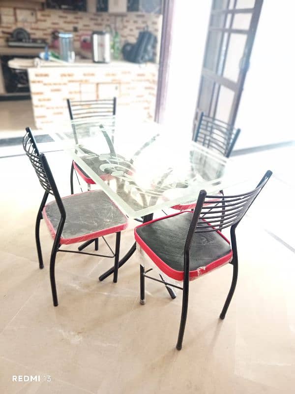 Selling Dining table 10/10 3