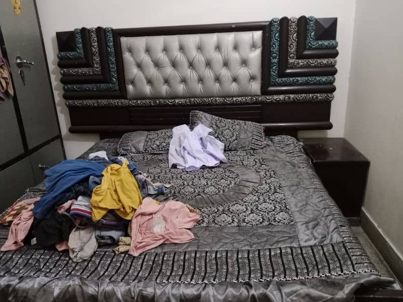 complete bed set 0