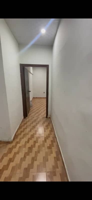 A Office Of 600 Square Feet In Karachi 13