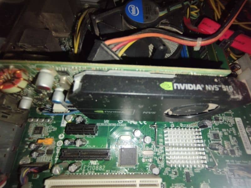 core i5 second generation. 2gb graphic card. 8gb ram. with screen. GTA5 2