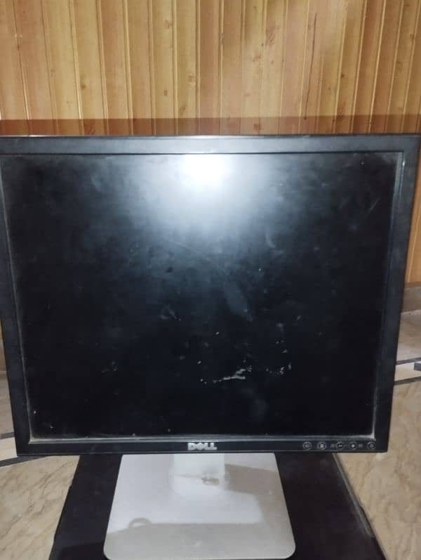core i5 second generation. 2gb graphic card. 8gb ram. with screen. GTA5 5