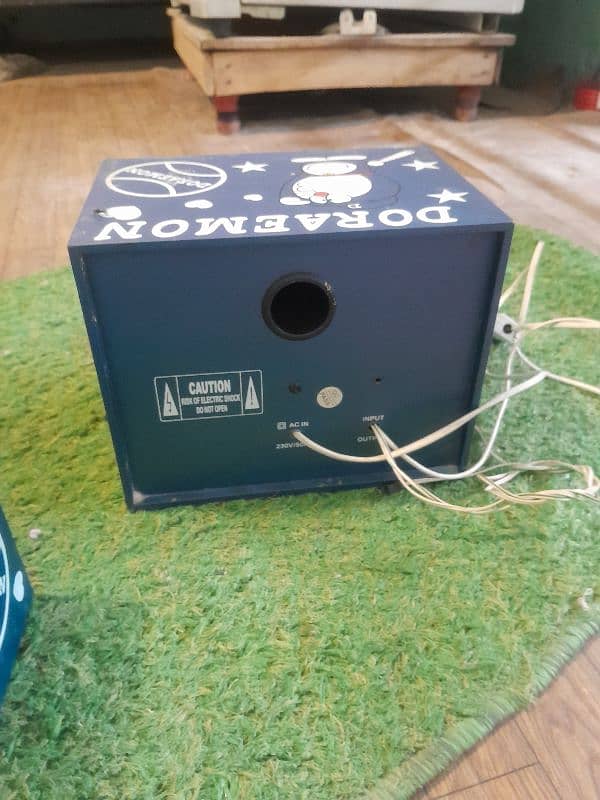 Computer speaker with special Doraemon skin 3