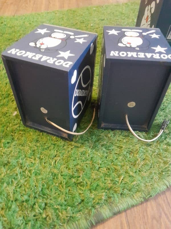 Computer speaker with special Doraemon skin 5