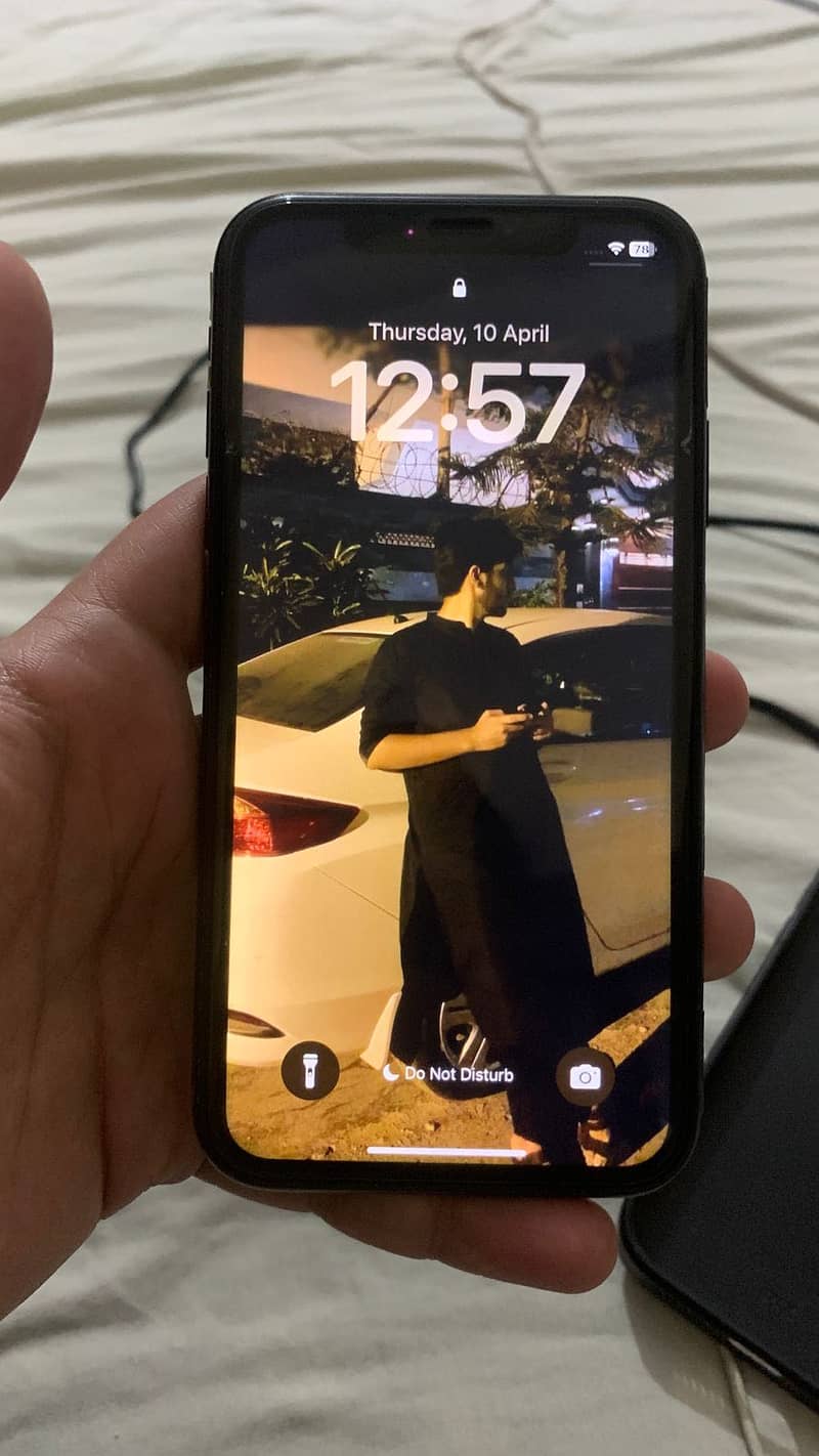 Iphone XR 128gb (minor white spots) 0