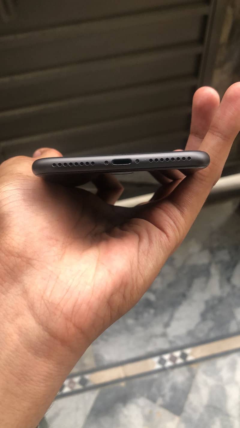 iPhone 8 Plus 6
